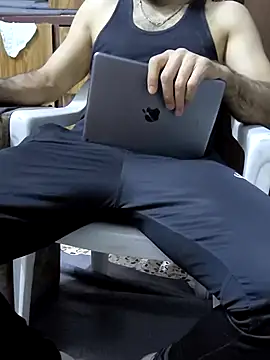 Snapshot of yazinyazin1 chatting on 11.04.25 yazinyazin1 online show from 11.04.25