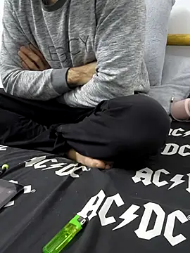 Snapshot of yazinyazin1 chatting on 11.13.25 yazinyazin1 online show from 11.13.25