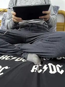 Snapshot of yazinyazin1 chatting on 11.14.25 yazinyazin1 online show from 11.14.25