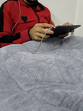 Snapshot of yazinyazin1 chatting on 11.17.25 yazinyazin1 online show from 11.17.25