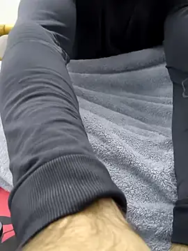 Snapshot of yazinyazin1 chatting on 11.24.25 yazinyazin1 online show from 11.24.25