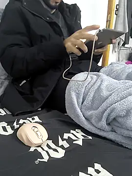 Snapshot of yazinyazin1 chatting on 11.30.25 yazinyazin1 online show from 11.30.25