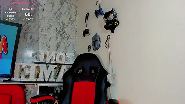 Candy Walker  online show from 09.29.25