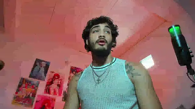 Snapshot of LovexJuxn_ chatting on 12.15.25 LovexJuxn online show from 12.15.25