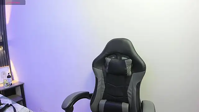 SantiagoRusso18 online show from 02.22.26