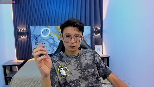 SantiagoRusso18 online show from 03.06.26