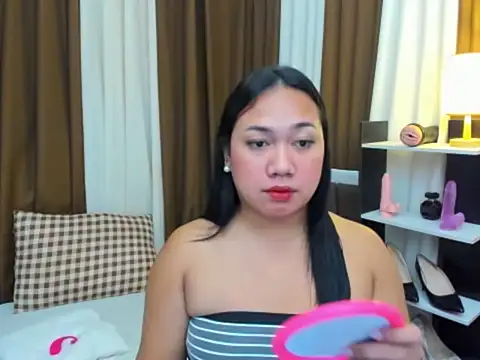 TsUncutKaren online show from 10.23.25