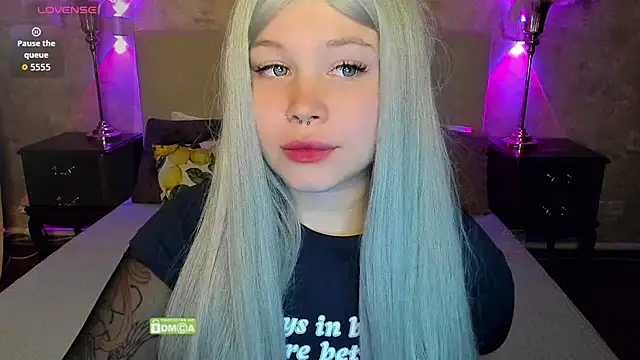 Diana Dream online show from 10.28.25