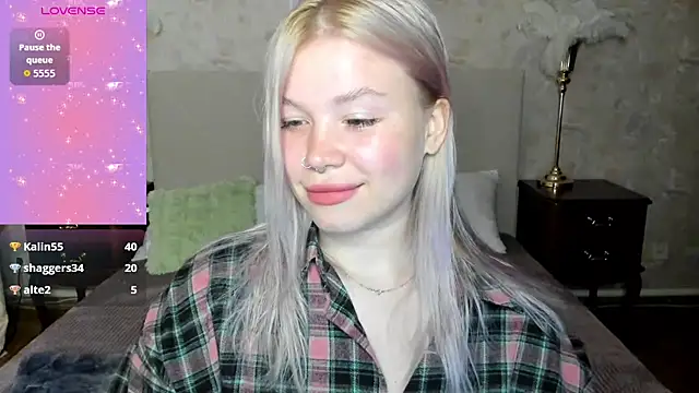 Diana Dream online show from 11.18.25