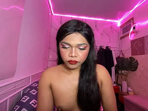 Snapshot of Sassy_lenarxx chatting on 10.28.25 Sassy lenarxx online show from 10.28.25