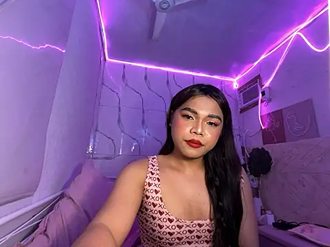 Snapshot of Sassy_lenarxx chatting on 12.22.25 Sassy lenarxx online show from 12.22.25