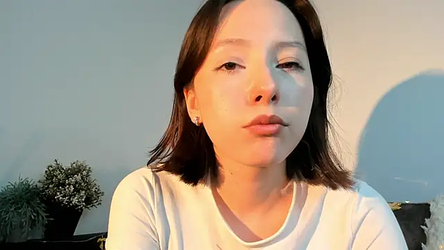TondaEsperon online show from 10.12.25