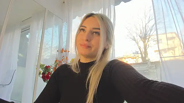 Ella Vee online show from 03.10.26