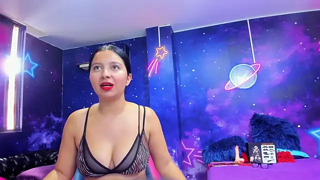 Thalia Cortea online show from 10.14.25