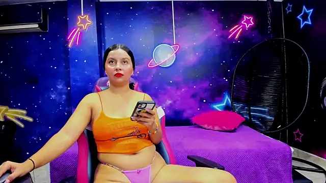 Thalia Cortea online show from 11.12.25