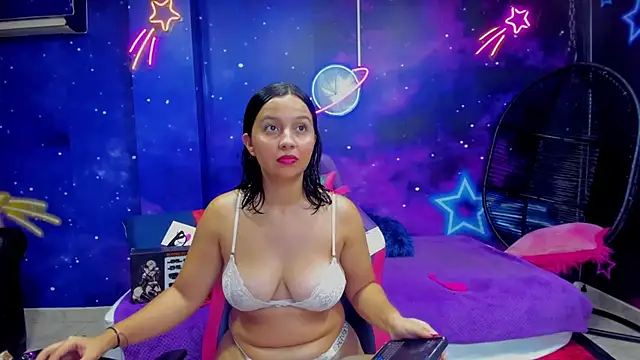 Thalia Cortea online show from 11.26.25