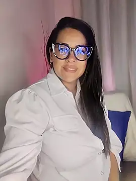 Nicoleefaith  online show from 04.15.26