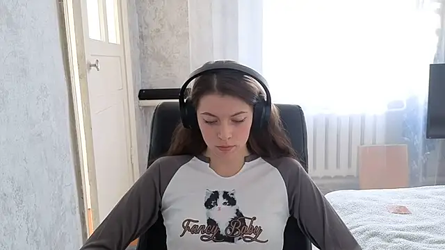 CutieAnny online show from 10.24.25