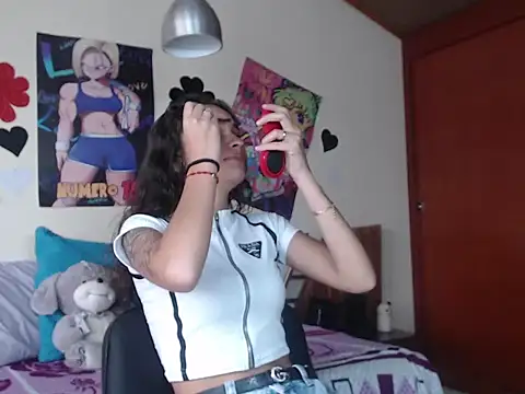 Skylovershot online show from 12.20.25