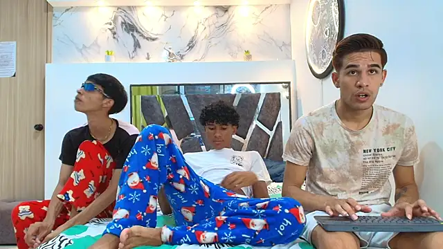 LONDON BOYS1 online show from 09.24.25