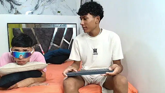 LONDON BOYS1 online show from 11.14.25