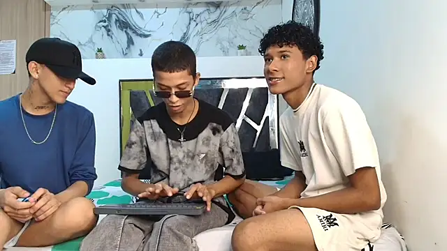 LONDON BOYS1 online show from 11.25.25