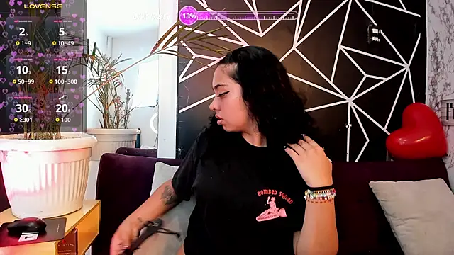 Bonnie cosmic online show from 10.06.25