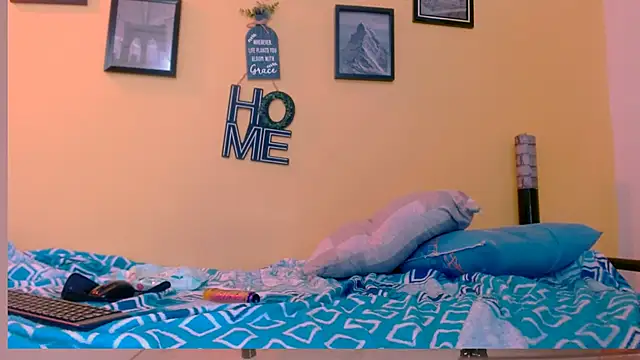 skinnyyuliana18 online show from 12.01.25