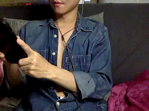 Snapshot of Zzchu chatting on 09.23.25 Zzchu online show from 09.23.25