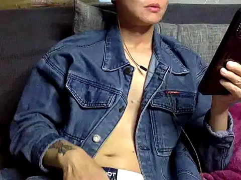 Snapshot of Zzchu chatting on 09.24.25 Zzchu online show from 09.24.25