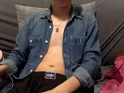 Snapshot of Zzchu chatting on 10.08.25 Zzchu online show from 10.08.25
