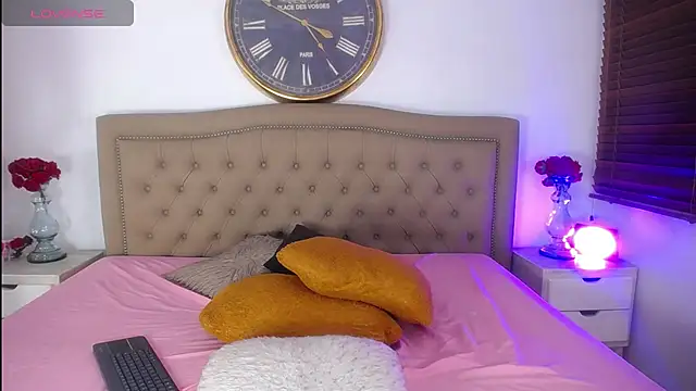 AuroraRicci online show from 10.23.25