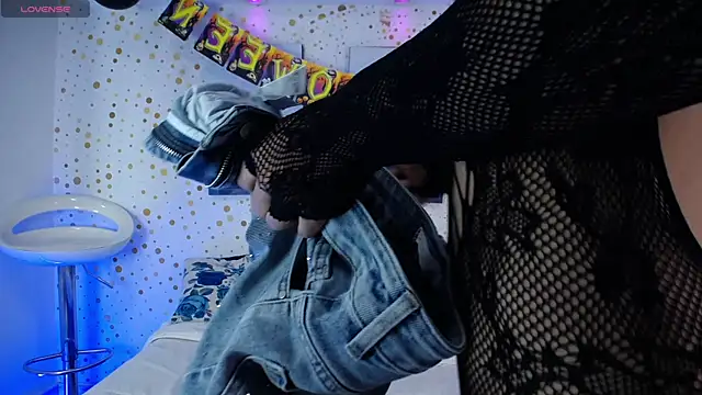 Emily Vaughan online show from 10.21.25