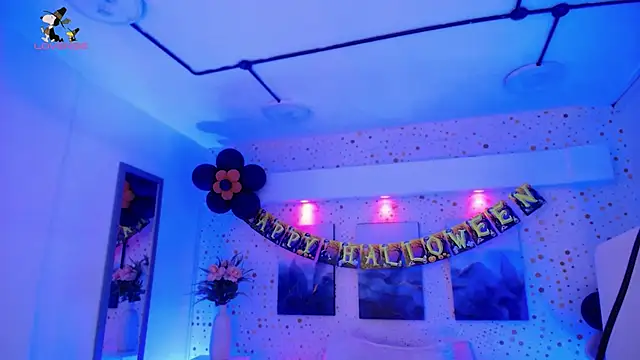 ArianaSantana online show from 11.02.25