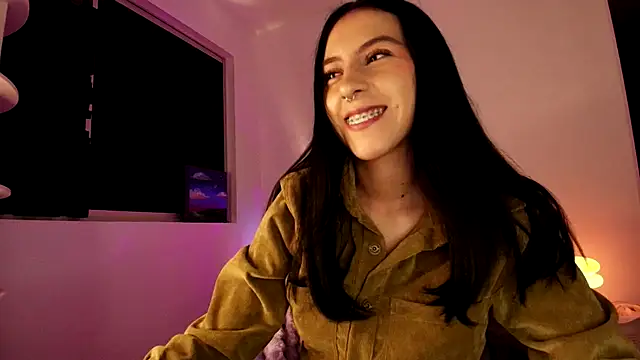 violethun  online show from 10.15.25