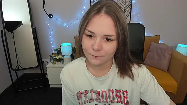 Snapshot of Sophi_gi chatting on 09.14.25 Sophi gi online show from 09.14.25