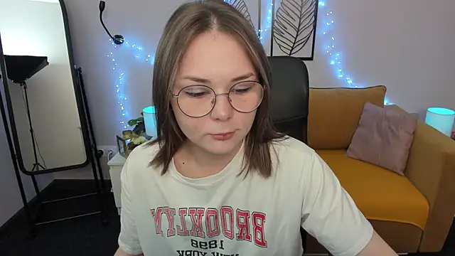 Snapshot of Sophi_gi chatting on 09.15.25 Sophi gi online show from 09.15.25