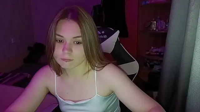 Snapshot of Sophi_gi chatting on 09.22.25 Sophi gi online show from 09.22.25
