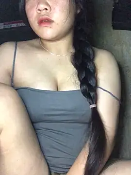 Snapshot of Linhmai_bb chatting on 10.02.25 Linhmai bb online show from 10.02.25