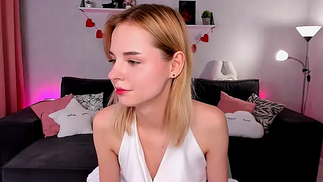 LillianShine online show from 09.09.25