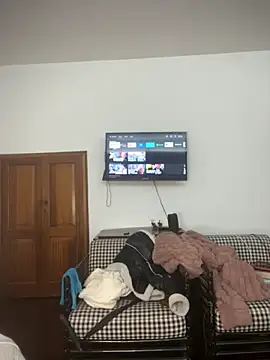 Snapshot of houseforsex chatting on 11.17.25 houseforsex online show from 11.17.25