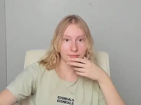 Elizabeth Kissa online show from 09.10.25