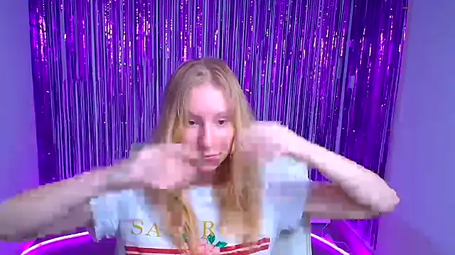 Elizabeth Kissa online show from 09.11.25