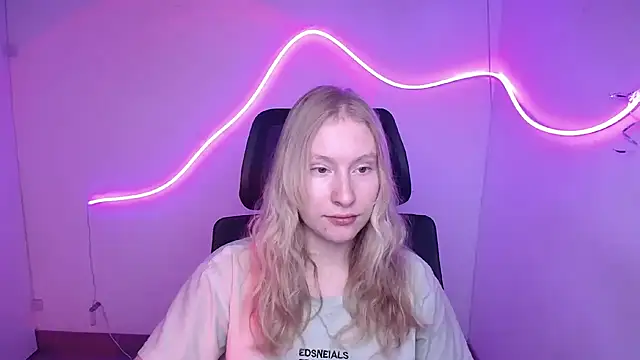 Elizabeth Kissa online show from 09.16.25
