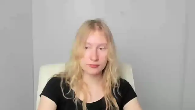 Elizabeth Kissa online show from 09.17.25