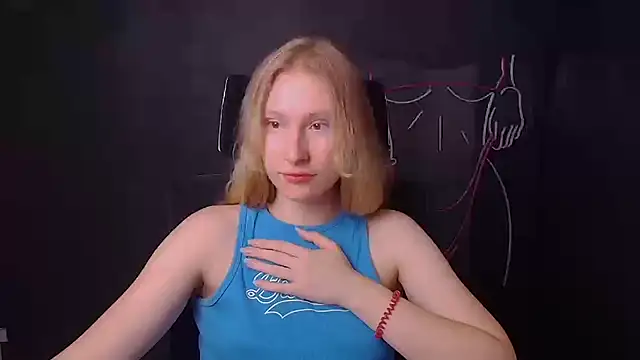 Elizabeth Kissa online show from 09.22.25
