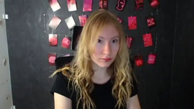Elizabeth Kissa online show from 10.15.25