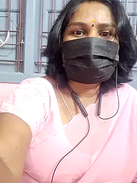 Snapshot of Tamil_Azhaghi25 chatting on 05.15.26 Tamil Azhaghi25 online show from 05.15.26