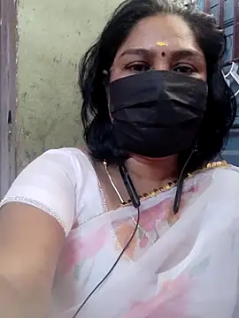 Snapshot of Tamil_Azhaghi25 chatting on 05.17.26 Tamil Azhaghi25 online show from 05.17.26