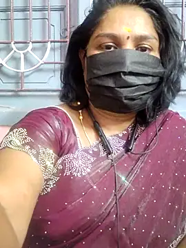 Snapshot of Tamil_Azhaghi25 chatting on 05.18.26 Tamil Azhaghi25 online show from 05.18.26